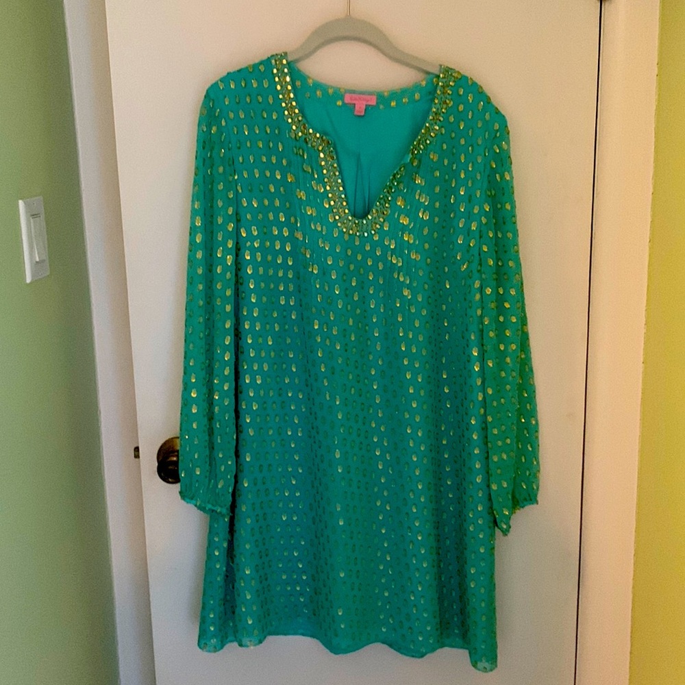 Lilly Pulitzer dress gold beading along neckline. Gold shimmery threads.